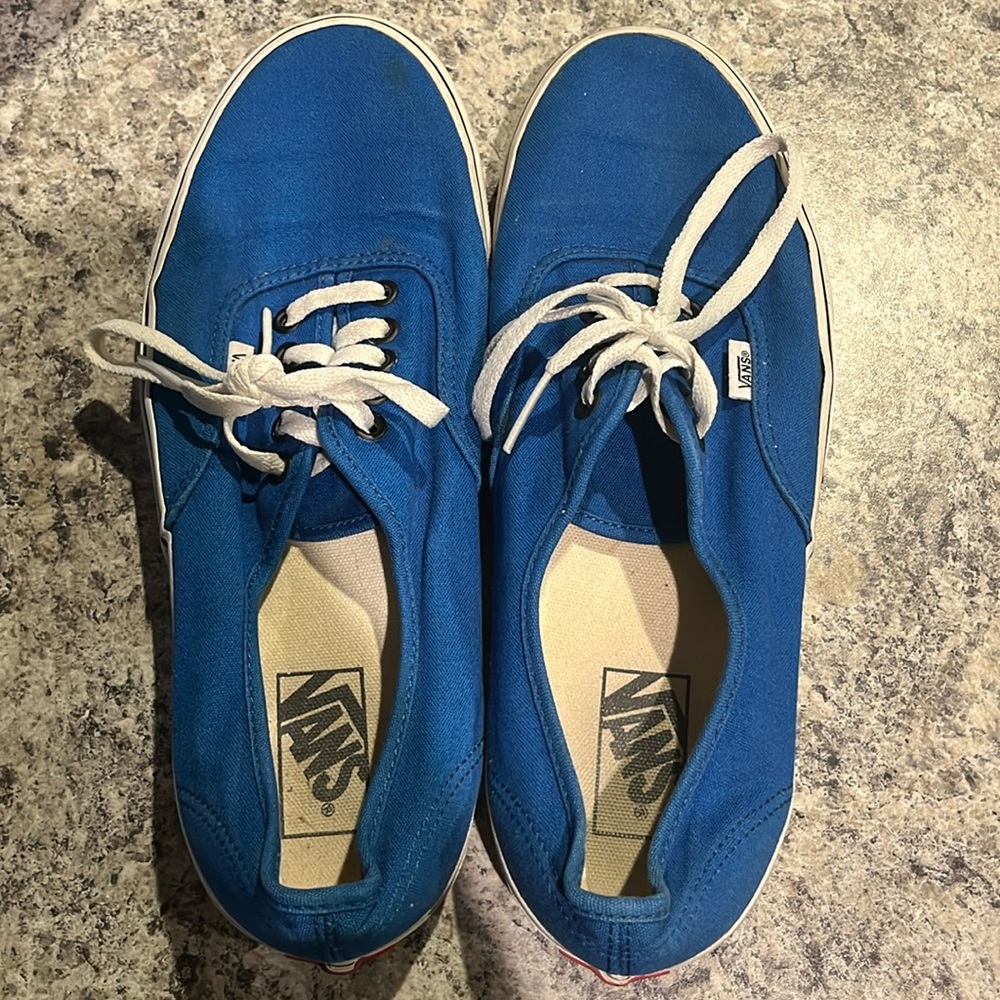Blue vans “off the wall” men’s size 10.5 or women’s 12
